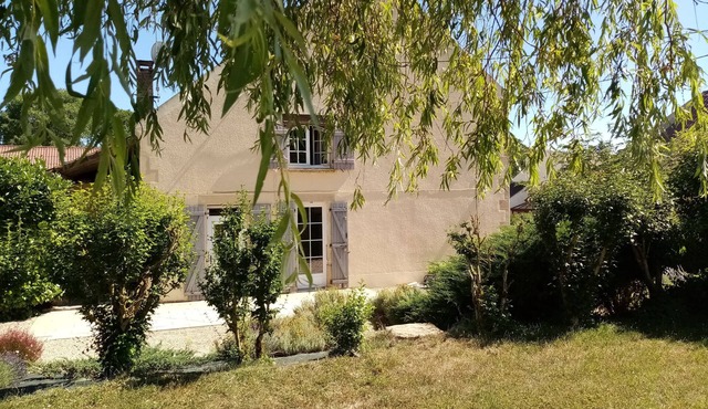 Maison de Charme au Milieu D'un bel Espace Arboré