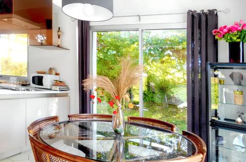 Maison de charme à Reugny avec jardin et vue sur montagne