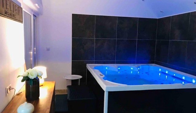 Maison de charme avec jacuzzi.