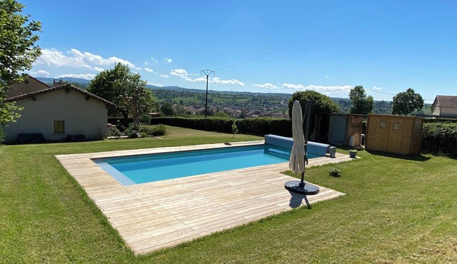 Maison de Charme Avec Piscine en Pleine Nature et Proche Centre Ville