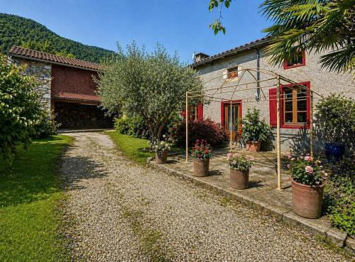 Maison de charme avec jardin dans les Pyrénées