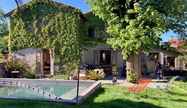 Maison de Charme Avec Piscine à la Campagne à Proximité de Lyon
