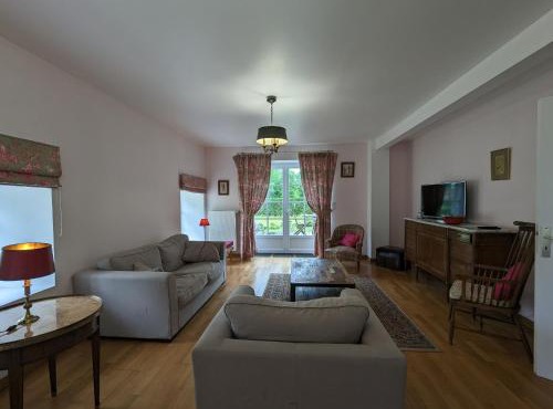 Maison de charme avec piscine couverte, vélos, barque et coin pêche, proche Châteauroux et George Sand - FR-1-591-168