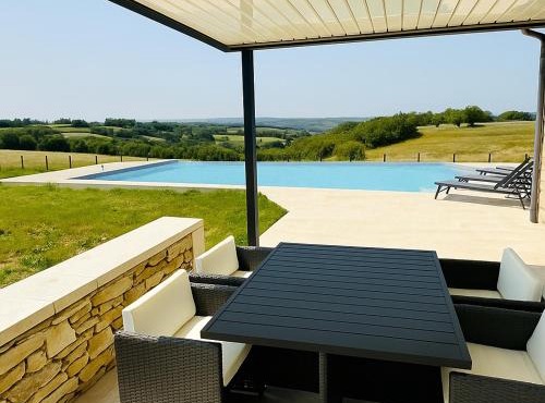 Maison de charme avec vue sublime et piscine à débordement