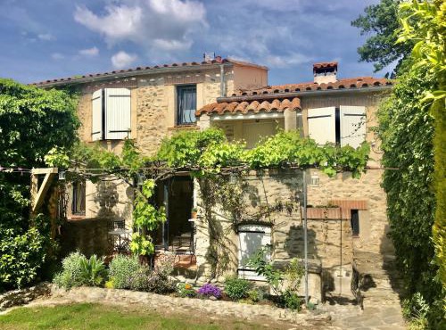 Maison de charme en pierre avec jardin - Vinça 66