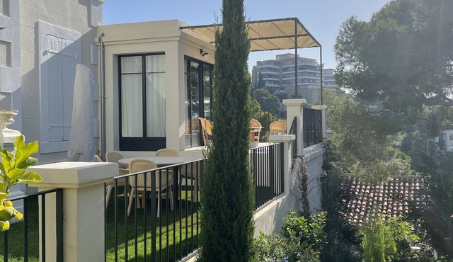 Maison de Charme vue mer Avec Piscine au Centre de Marseille