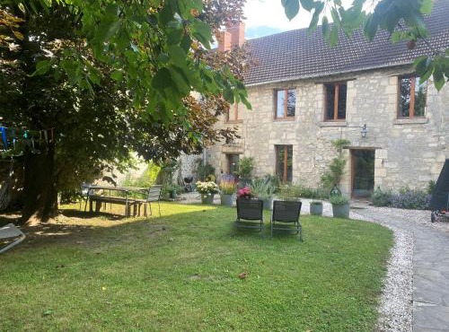 Maison de famille du 17ème siècle I Proche Senlis Chantilly Compiègne Paris