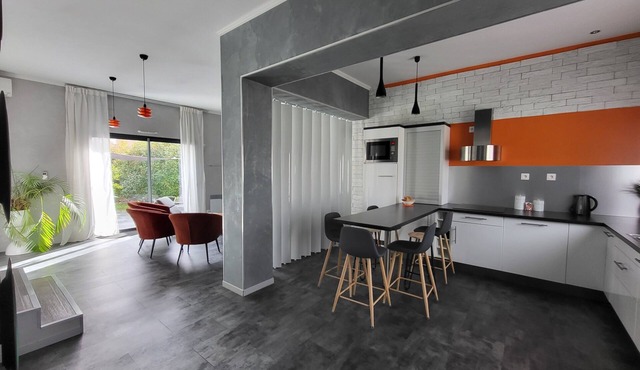 Maison de Vacances climatisée avec terrasse privée à 3km du Futuroscope