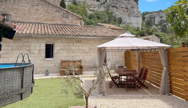 Maison de Village Entièrement Rénovée, au Pied des Baux de Provence