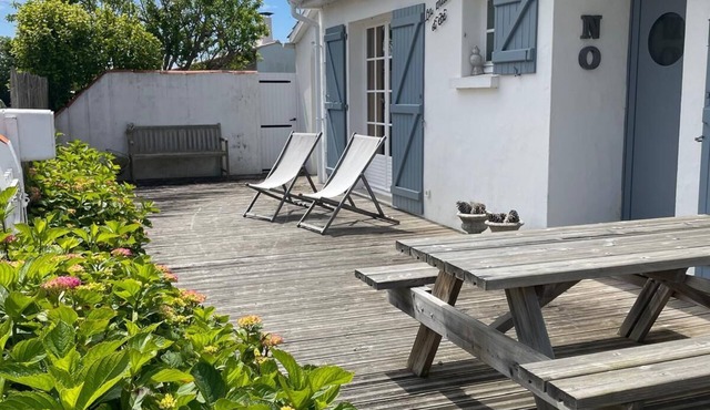 MAISON DE TRADITION NOIRMOUTRINE "LA MAISON D'ÉTÉ - 2 MIN WALK FROM THE OCEAN