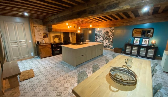 Maison de Campagne Avec SPA en Pleine Nature, Idéale Pour les Familles!