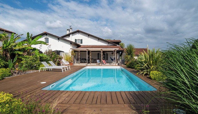 Maison de Charme Avec Piscine