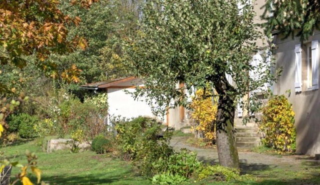 Maison de charme avec jardin, 2 chambres, proche loisirs et nature, à 20 km de Roanne - FR-1-496-278