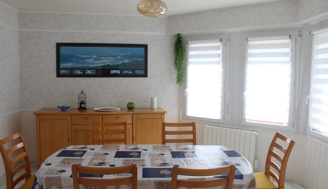 Maison de Centre Ville, Avec Cour Exposition Sud, à 300 m du Port