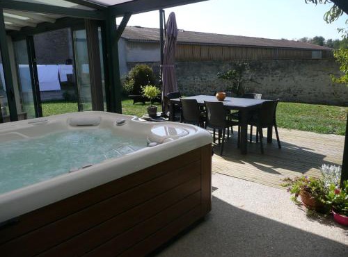 Maison de Charme avec Spa et Véranda - Proche Thermes de Vittel et Cité des Images - FR-1-589-252