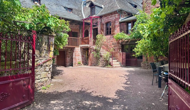Maison de la Fontaine - Typique - Bourg de Collonges