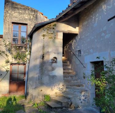 Maison de Loretz du 18e siècle en Anjou entre vignes et châteaux