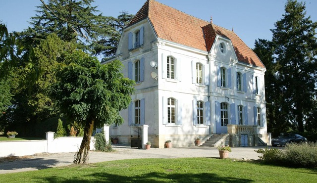 Maison de Maître au Coeur de la Campagne Dordognaise, Idéale Pour les Familles !