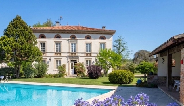 Maison de maître with swimming pool - Near Toulouse