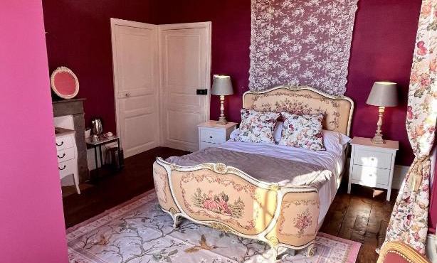 Maison de Mags & Mags Marie Antoinette Room