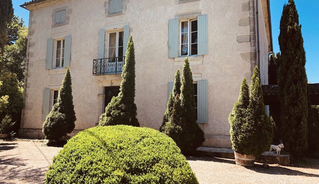 Maison de Maître, manor house style, on the banks of the Lot, countryside, heated swimming pool, tennis court, sauna