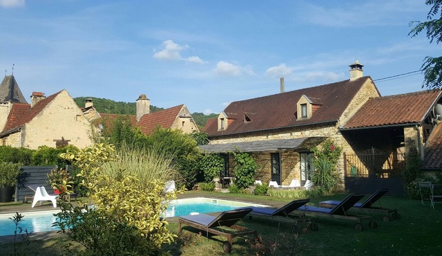 Maison de Noëmie near Sarlat, heated swimming pool from mid-May to the end of September