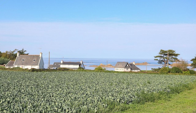 Maison de pecheur en pierres bord de mer 300 m