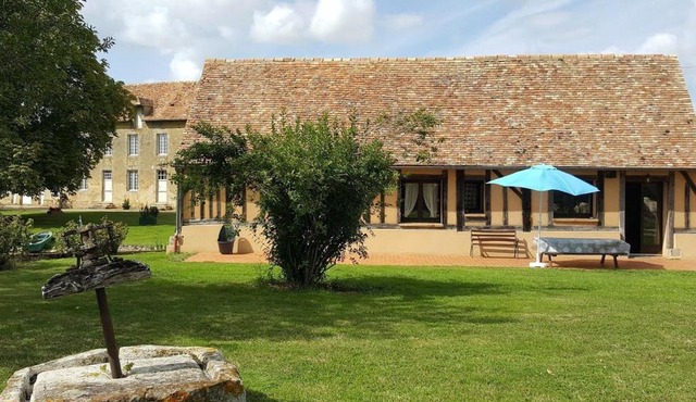 Maison de plain-pied avec jeux, coin pêche et musée du vélo à proximité - FR-1-410-136