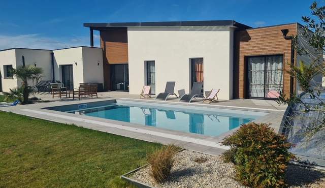 Maison de Plain Pied Avec Piscine Chauffée