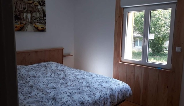 Maison de Plein Pieds , Située Entre Bois et Rivières Idéal Pour la Randonnée