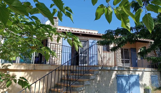 Maison de Type Provençal Avec Piscine à 2min du Village à Pieds
