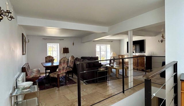 Maison de Village Entièrement Rénovée