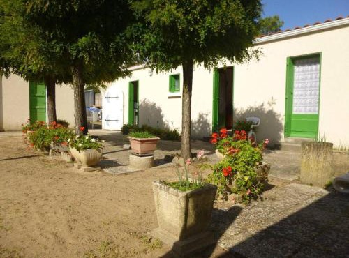 Maison de vacances 3 pièces, 4 couchages à 1000 m de l'océan, cadre paisible avec cour et parking - FR-1-224C-63
