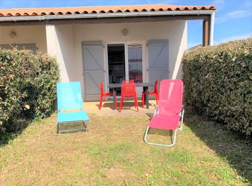 Maison de vacances près plage et commerces avec jardinet, parking privé et équipements complets - FR-1-22-165