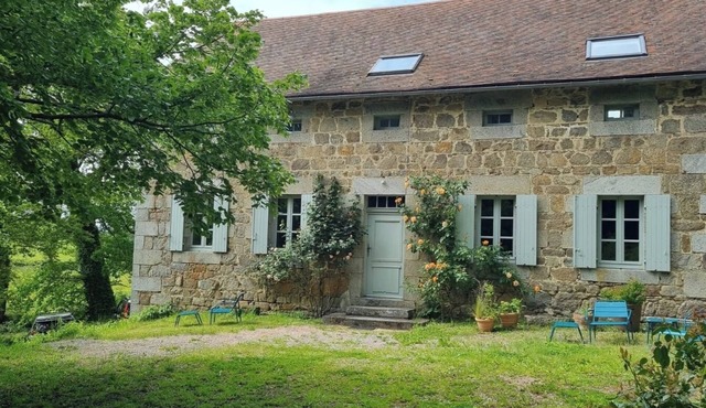 Maison de Vacance Indépendante au Sein D'une Propriété Familiale