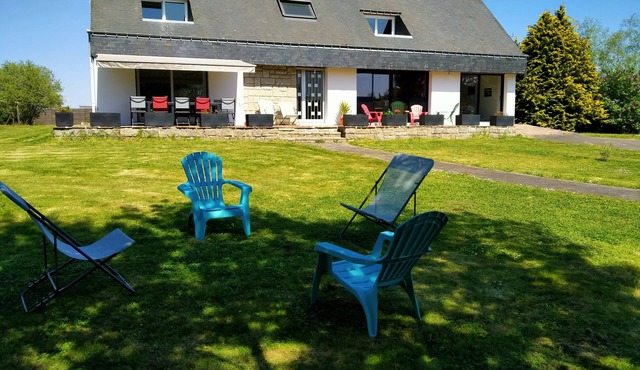 Maison de Vacances 10 Personnes : la Campagne à Vannes