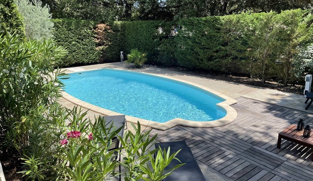 Maison de Vacances 4 Chambres Avec Piscine Privée en Provence
