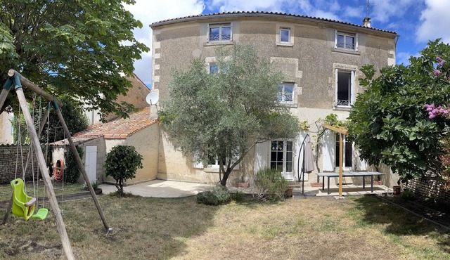 Maison de vacances au cœur d’un village touristique du Marais Poitevin