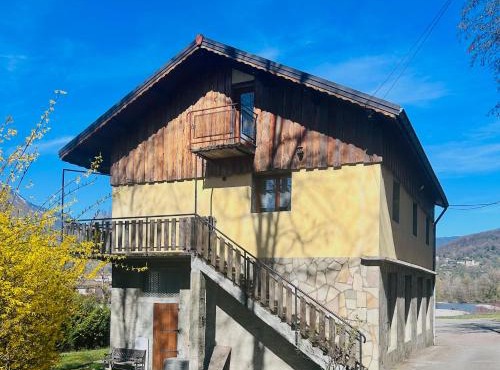 Maison de vacances avec grand terrain