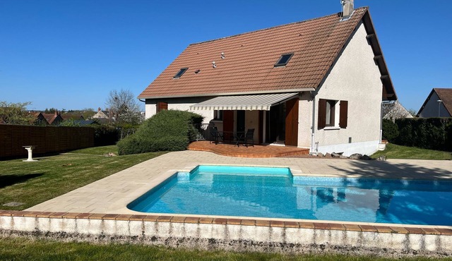 Maison de Vacances Avec Piscine et Jardin Arboré