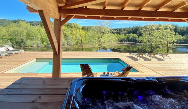 Maison de Vacances Avec Piscine et Spa Domaine de la Voûte 8/10 Personnes