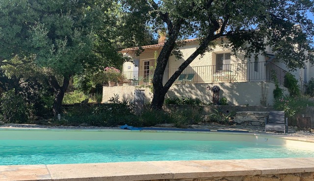 Maison de Vacances Avec vue sur le Massif du Luberon au Calme, Piscine Privée