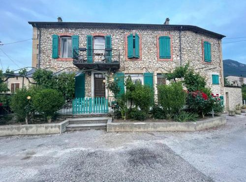 Maison de vacances dans le Diois au pied du Vercors avec 2 chambres pour 6 personnes