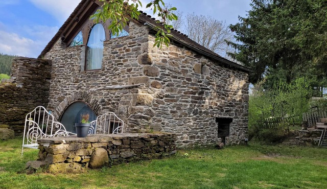 Maison de Vacances Face au Mont Lozère au Milieu des Bois