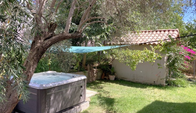 Maison de Vacances Avec Jardin, Barbecue, Jacuzzi