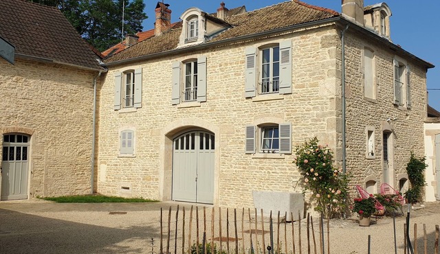 Maison de Ville Indépendante Centre Village