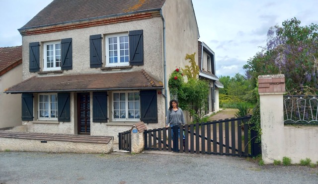 Maison de Ville, Jardin. 5 Chambres, 3 Salles de Bains, Cuisine et 2 Salons