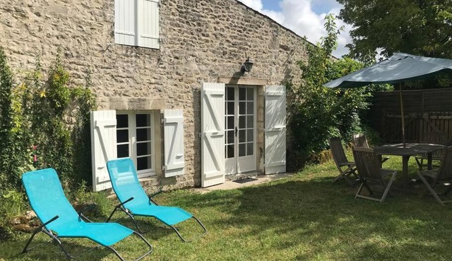 Maison de village et jardin , à Mornac sur Seudre