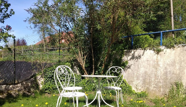 Maison de Village Facile D'accès Pour se Détendre Proche des Bords de Saône