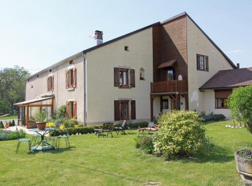 Maison de village au calme avec grand verger - FR-1-583-446